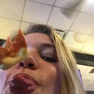 Meet your Posher, Avery